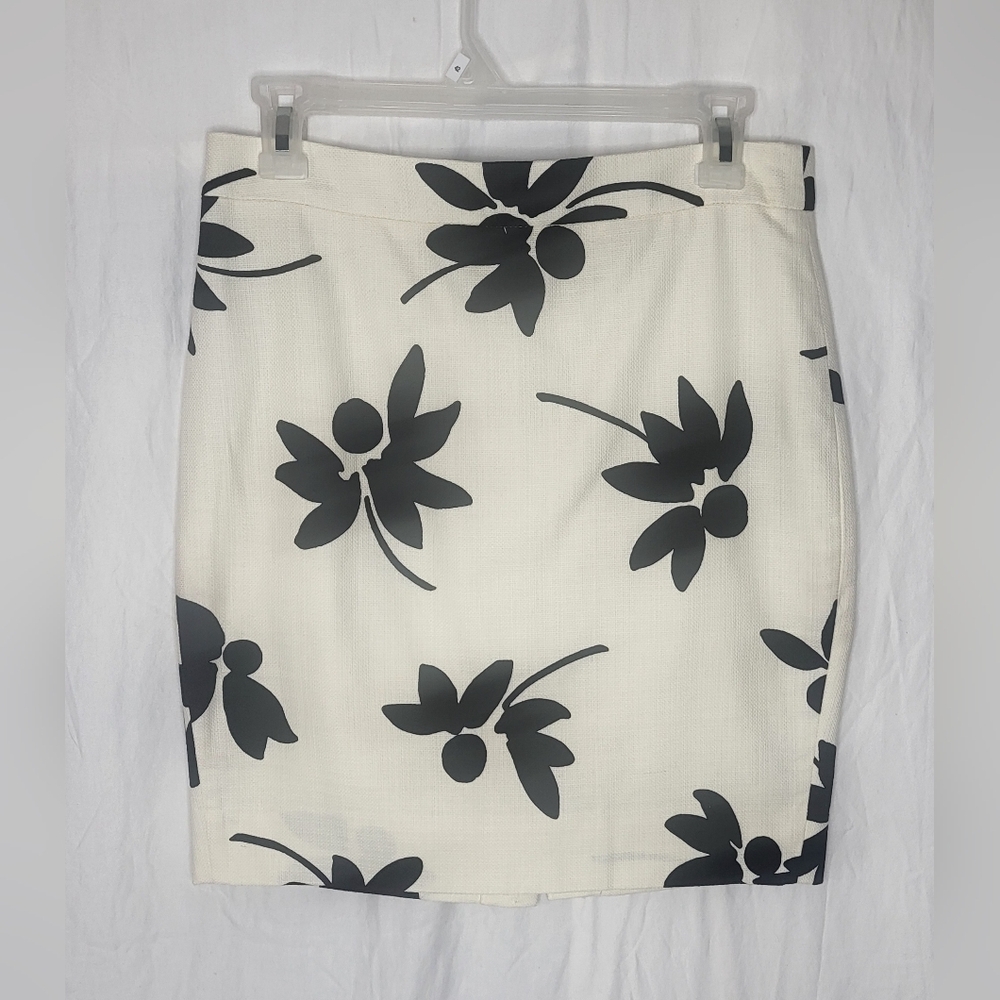 J. Crew The Pencil Skirt Abstract Black Floral Cotton Fitted Skirt Size 2P